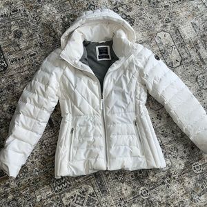 COPY - White puffer ski jacket w/ hood